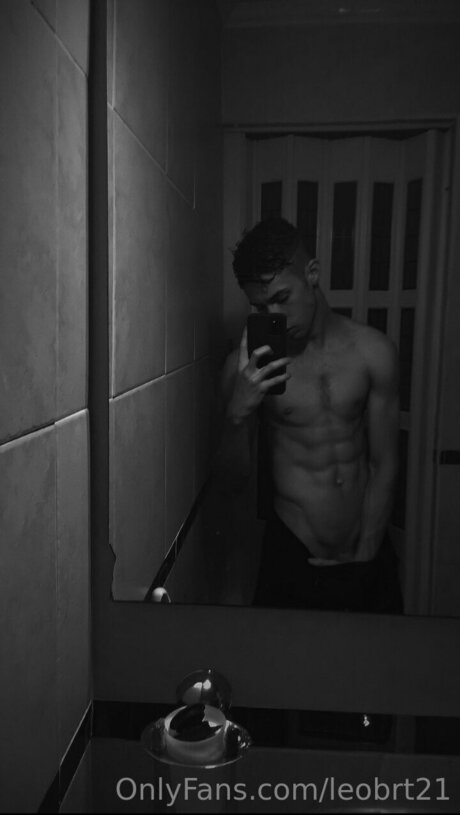 Foto di nudo di fuga di OnlyFans di Leobrt21