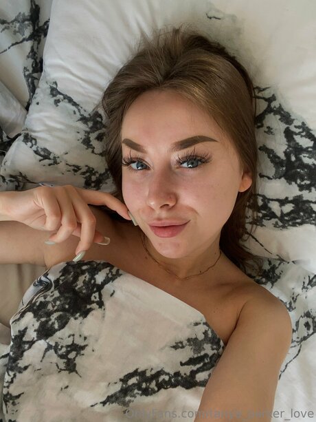 Foto di nudo di fuga di OnlyFans di Glowbyaphrodite