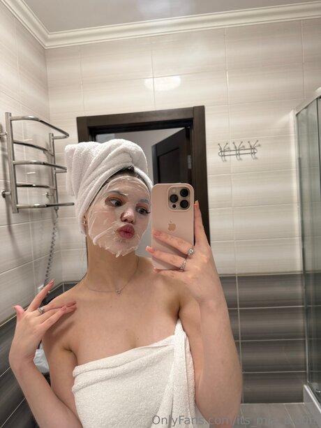 Foto di nudo di fuga di OnlyFans di Its Mia Blo0m
