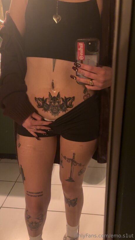 Foto di nudo di fuga di OnlyFans di Emo S1ut