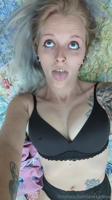 Foto di nudo di fuga di OnlyFans di Sparky Blue
