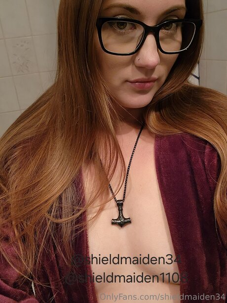 Foto di nudo di fuga di OnlyFans di Shieldmaiden34