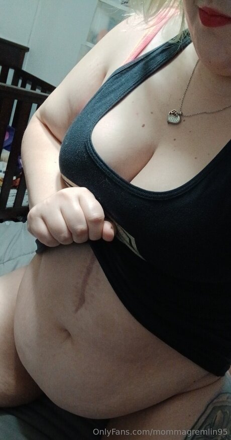 Foto di nudo di fuga di OnlyFans di Mommagremlin95