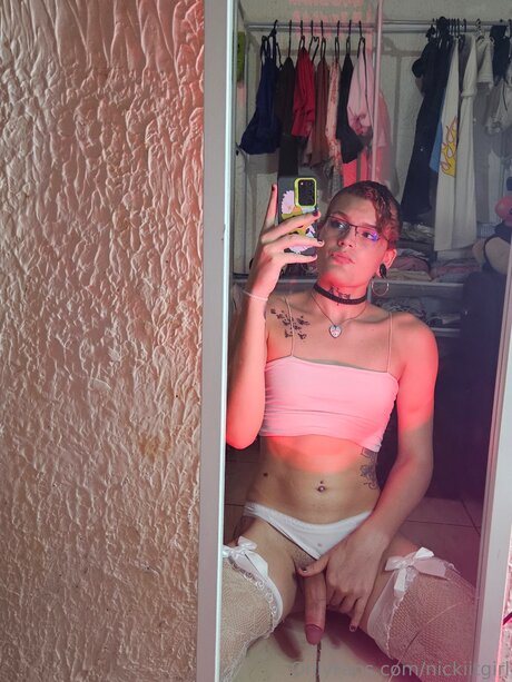Foto di nudo di fuga di OnlyFans di Nickiitgirl