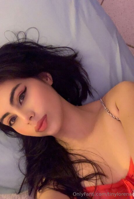 Foto di nudo di fuga di OnlyFans di Tinylorena
