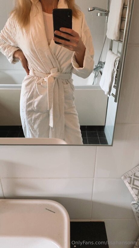 Foto di nudo di fuga di OnlyFans di Lisahansonn