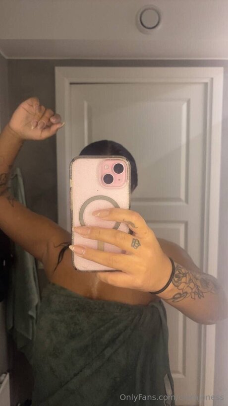 Foto di nudo di fuga di OnlyFans di Clarajoness
