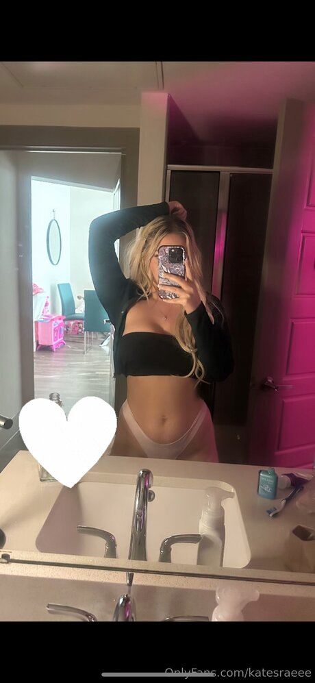 Foto di nudo di fuga di OnlyFans di Katesraeee