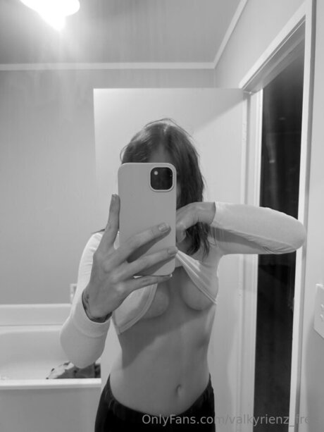 Foto di nudo di fuga di OnlyFans di Valkyrienz Free