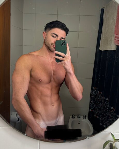 Foto di nudo di fuga di OnlyFans di Tavofree