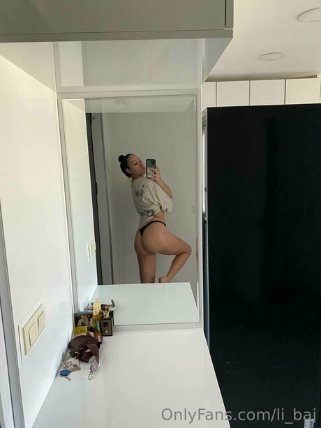 Foto di nudo di fuga di OnlyFans di Li Baj