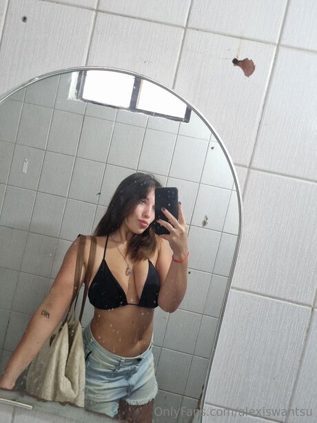 Foto di nudo di fuga di OnlyFans di Alexiswantsu