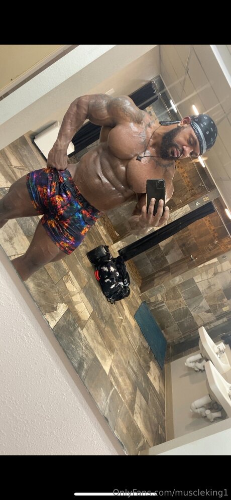 Foto di nudo di fuga di OnlyFans di Muscleking1