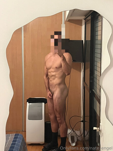 Foto di nudo di fuga di OnlyFans di Nate Engel