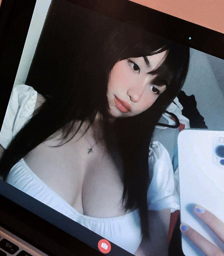 Foto di nudo di fuga di OnlyFans di Suilios