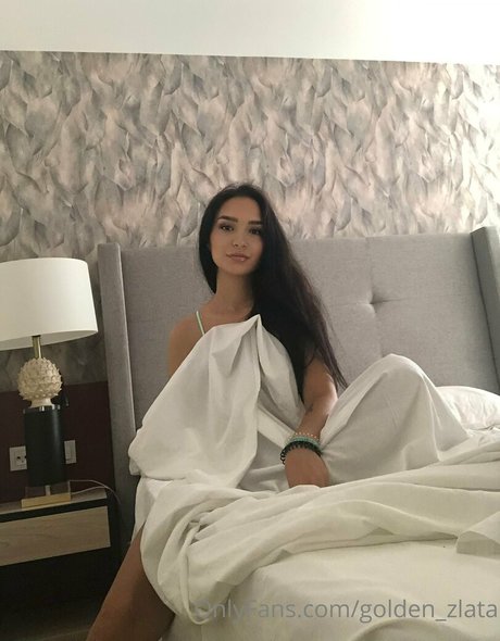 Foto di nudo di fuga di OnlyFans di Goldenzlata