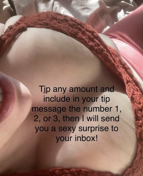 Foto di nudo di fuga di OnlyFans di Momnextdoor