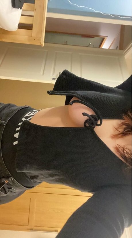 Foto di nudo di fuga di OnlyFans di Allyoursbabyfree