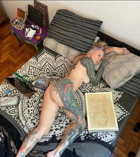 Foto di nudo di fuga di OnlyFans di Calopsyco