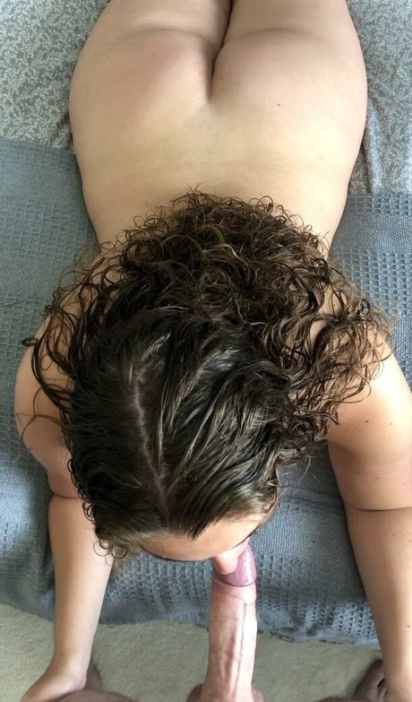 Foto di nudo di fuga di OnlyFans di Sluttygfandbf