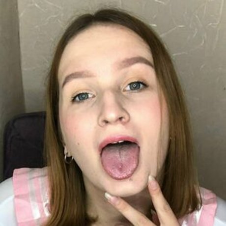 Foto di nudo di fuga di OnlyFans di Asya4u