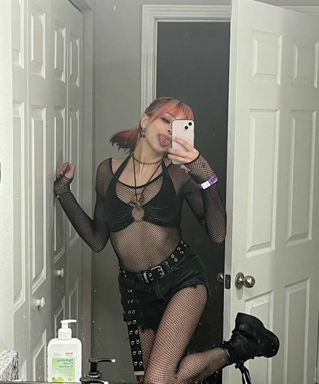 Foto di nudo di fuga di OnlyFans di Manicpixieagony