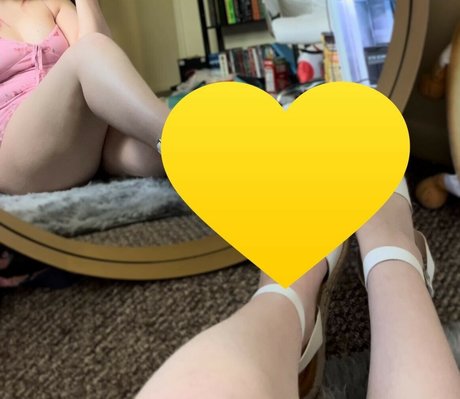 Foto di nudo di fuga di OnlyFans di Strawbre