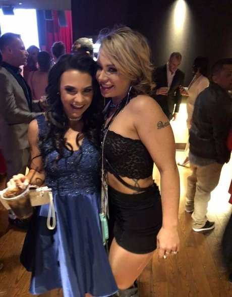 Officialmariajade
