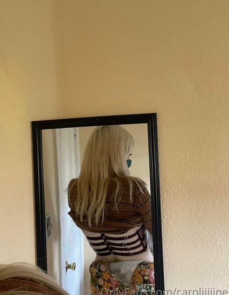 Foto di nudo di fuga di OnlyFans di Caroliiiiine