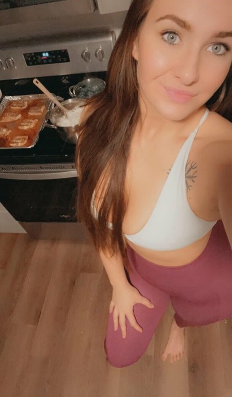Foto di nudo di fuga di OnlyFans di Ella Estrid