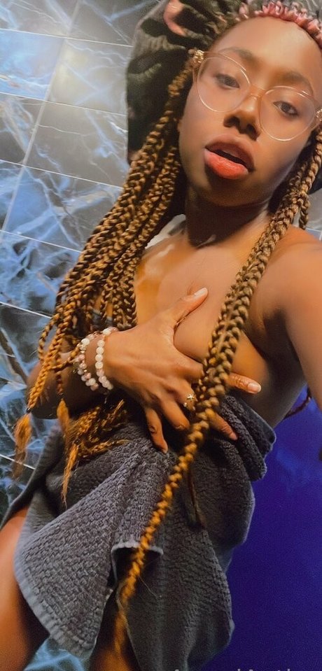 Foto di nudo di fuga di OnlyFans di Amariantics