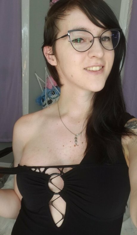 Foto di nudo di fuga di OnlyFans di Gothravemom
