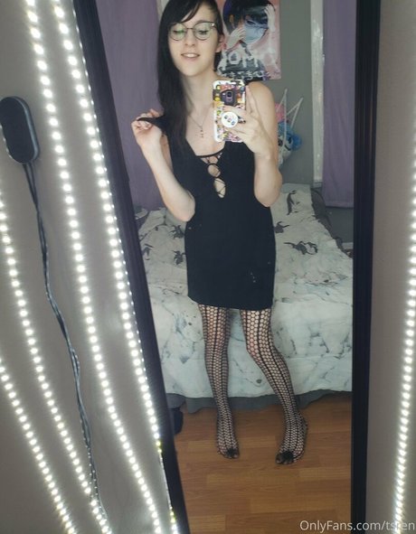 Foto di nudo di fuga di OnlyFans di Gothravemom