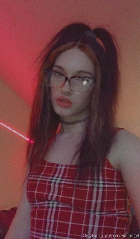 Foto di nudo di fuga di OnlyFans di Piercedlilangel