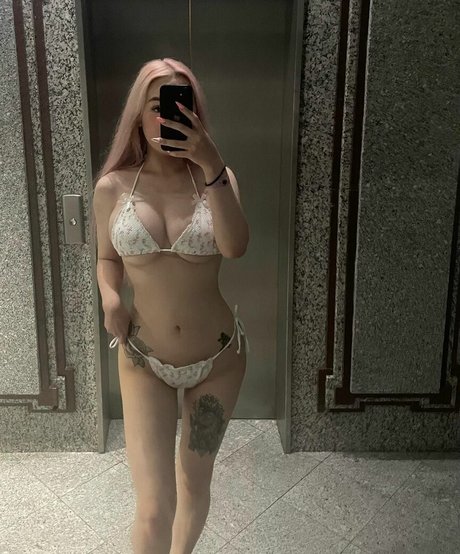 Foto di nudo di fuga di OnlyFans di Babykae