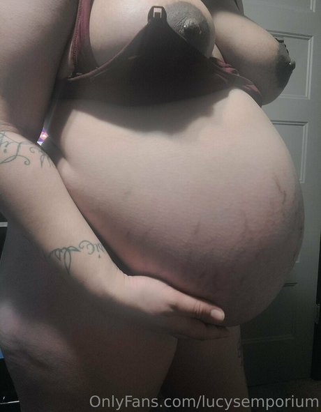 Foto di nudo di fuga di OnlyFans di Lucysemporium