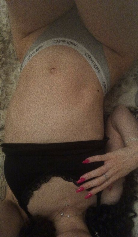 Foto di nudo di fuga di OnlyFans di Celiaasalazarr