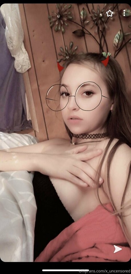 Foto di nudo di fuga di OnlyFans di Xuncensored