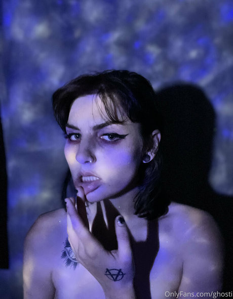 Foto di nudo di fuga di OnlyFans di Ghosti
