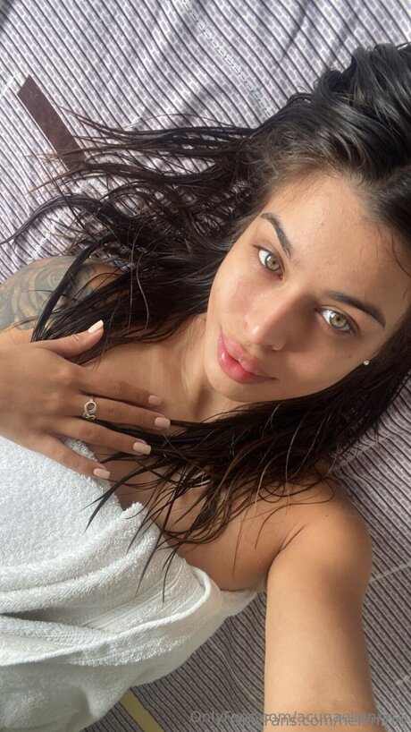 Foto di nudo di fuga di OnlyFans di Helen Rey