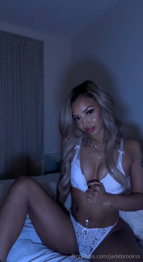 Foto di nudo di fuga di OnlyFans di Jadebrookss