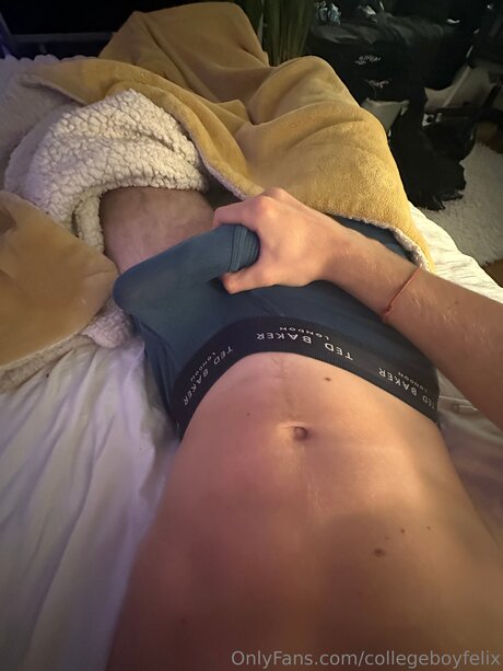 Foto di nudo di fuga di OnlyFans di Collegeboyfelix