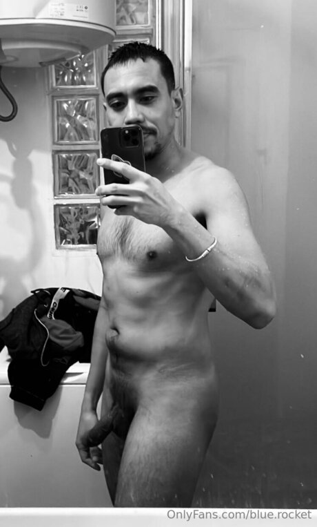 Foto di nudo di fuga di OnlyFans di Blue Rocket
