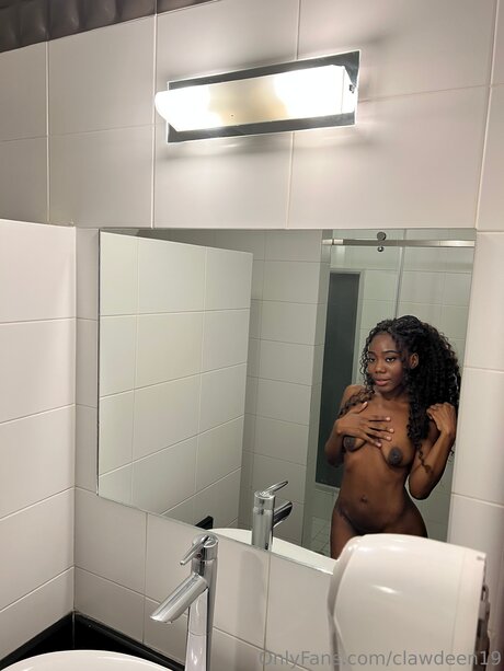 Foto di nudo di fuga di OnlyFans di Clawdeen19