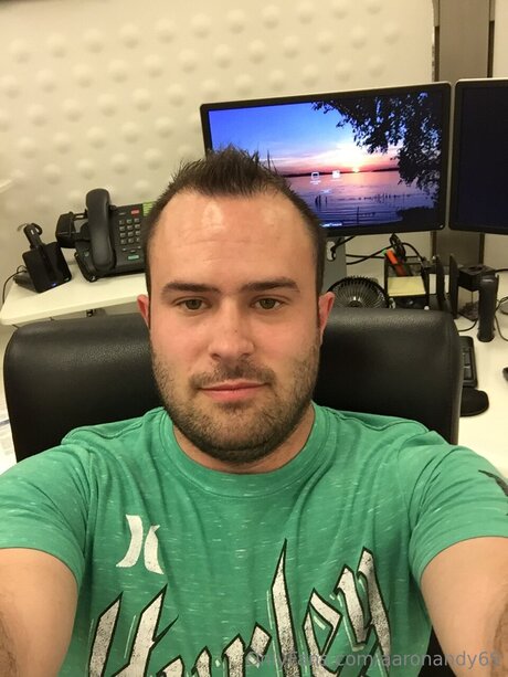 Foto di nudo di fuga di OnlyFans di Aaronandy69
