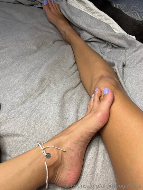 Alexisyogafeet2