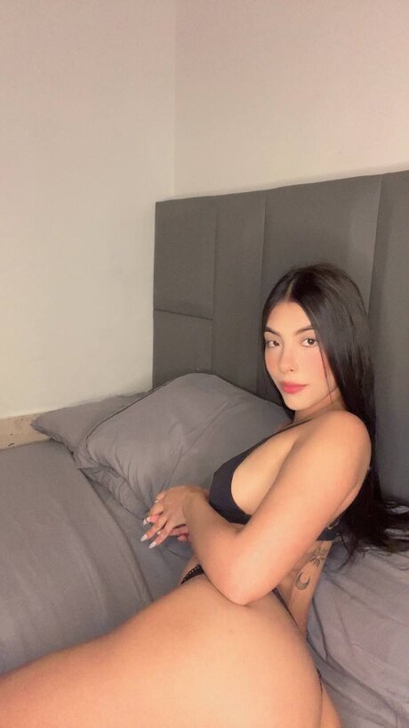 Foto di nudo di fuga di OnlyFans di Seliname