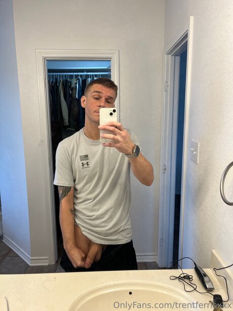 Foto di nudo di fuga di OnlyFans di Trentferrisxxx