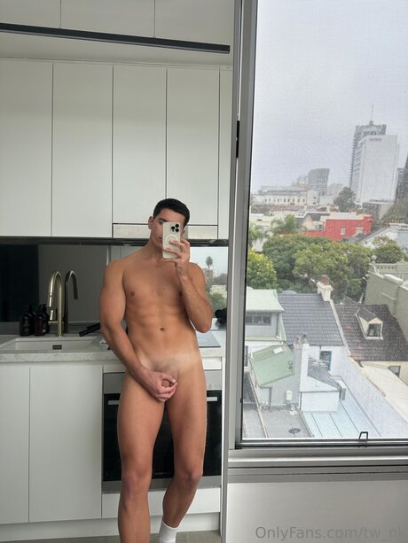 Foto di nudo di fuga di OnlyFans di Tw Nk