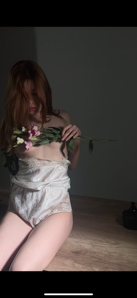 Foto di nudo di fuga di OnlyFans di Monikaredfoxx